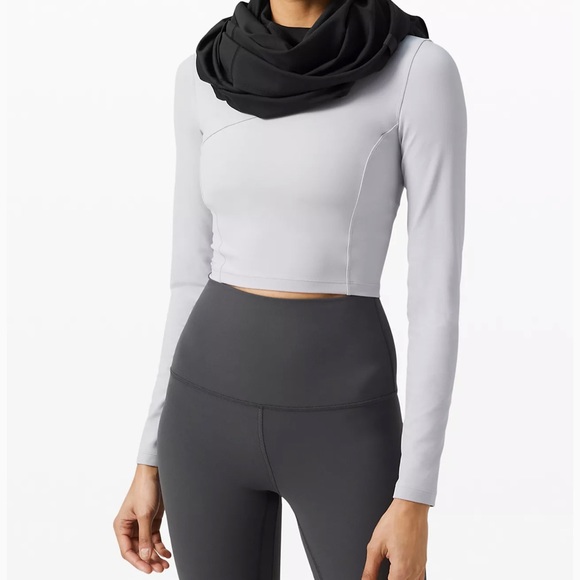 Lululemon Customizable Snap Scarf - Picture 9 of 11